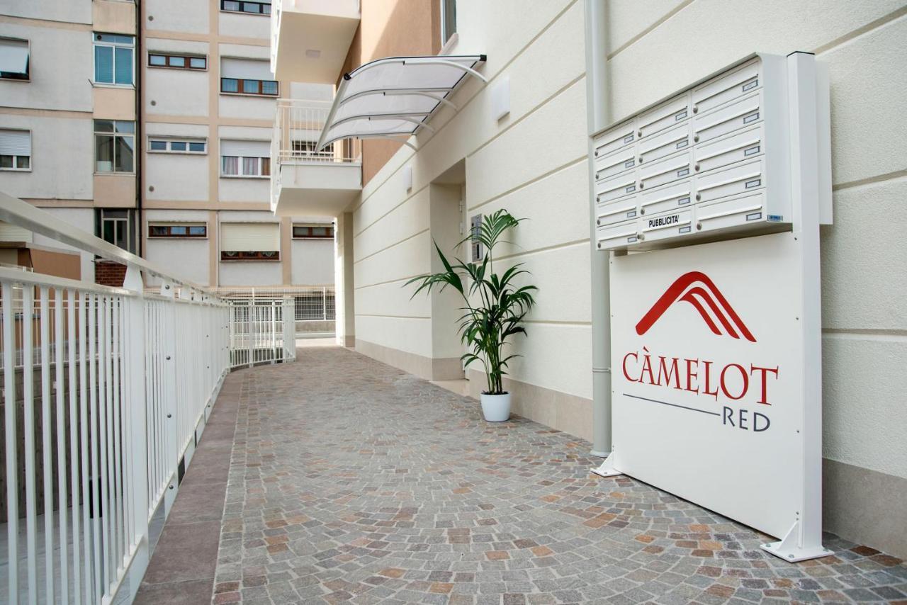 Camelot Red - Appartamenti Vérone Extérieur photo
