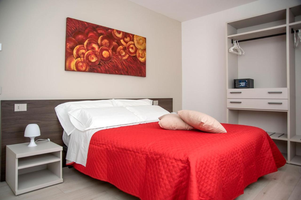 Camelot Red - Appartamenti Vérone Extérieur photo