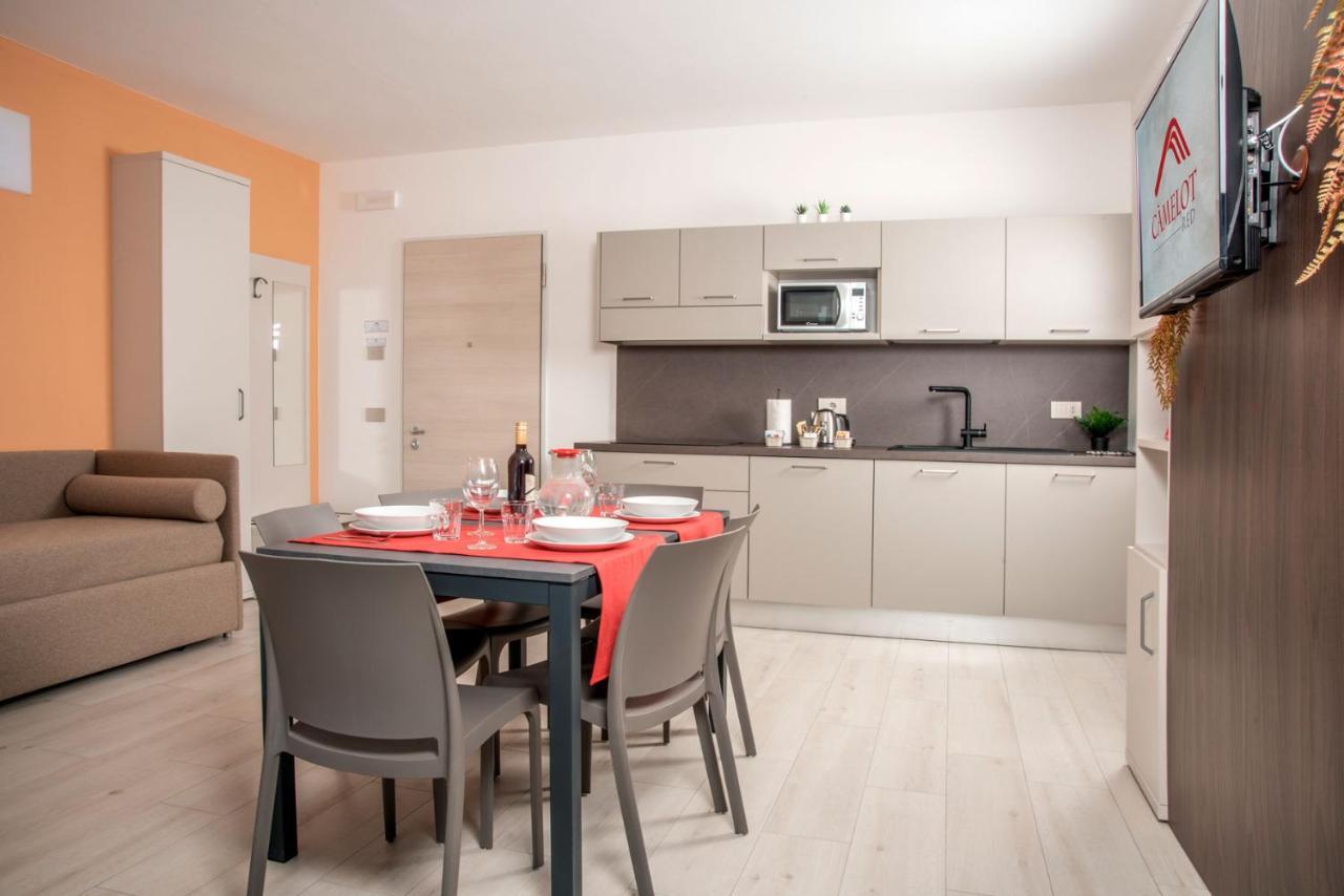 Camelot Red - Appartamenti Vérone Extérieur photo